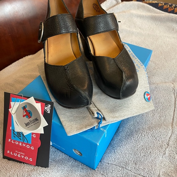 Women's Black Leather Mary Jane Shoes - Picture 3 of 12